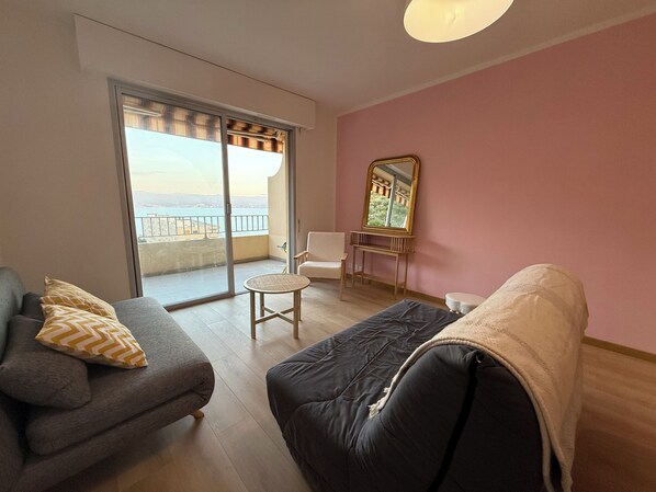 Living area - Facing the sea, new apartment with magical view (Ajaccio)
