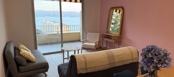 Facing the sea, new apartment with magical view
