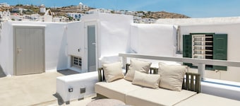 Mr & Mrs Mykonos The Residence
