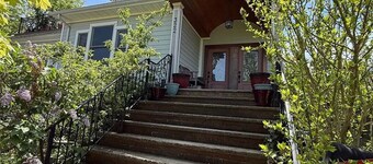 Large 4-bdrm LB house near surf beach w/ movie room, AC, bikes & fitness room