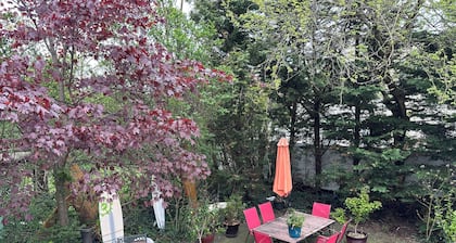 Large 4-bdrm LB house near surf beach w/ movie room, AC, bikes & fitness room