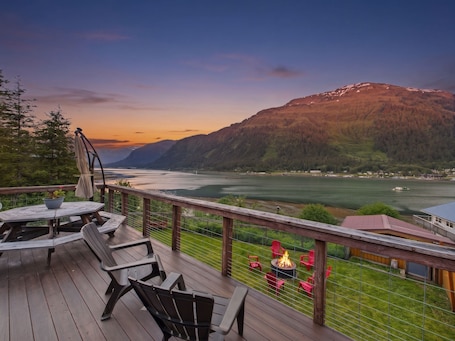 Outdoor dining. Oceanfront Fire Pit, Decks, Large Yard, Views!