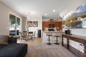 Interior - Relaxed Island Living- WD, AC, Backyard, Workspace (Ewa Beach)
