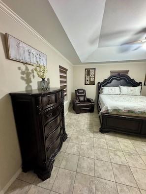 3 chambres, accès au Wi-Fi (inclus), literie fournie