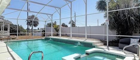 室外游泳池,恒温泳池