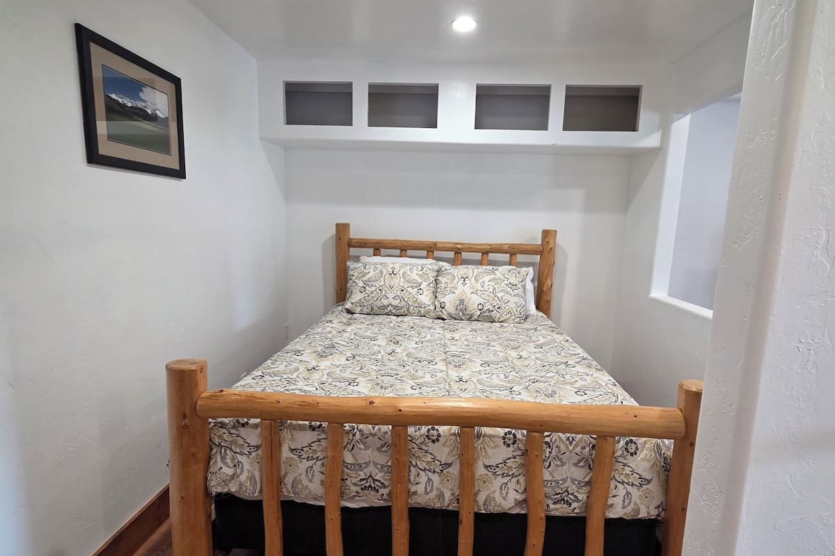 Ropa de cama de alta calidad, cubrecamas y escritorio