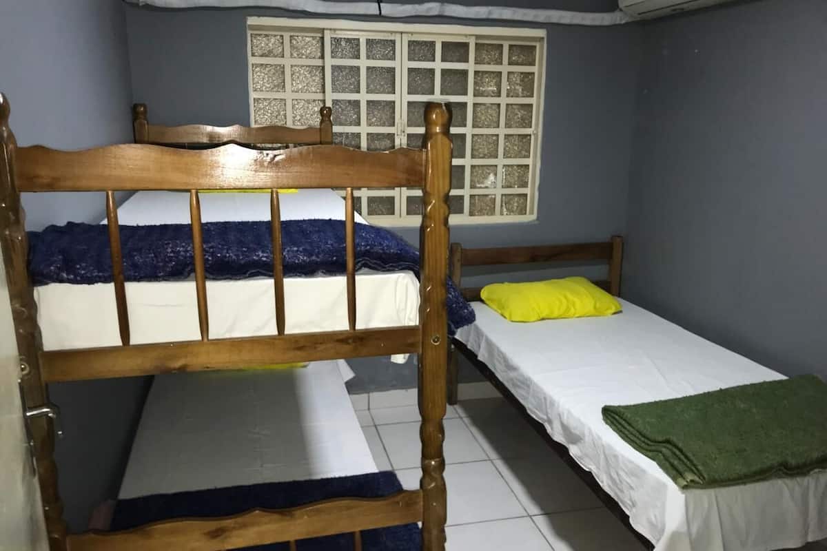 Chambre Triple Ăconomique | Wi-Fi gratuit