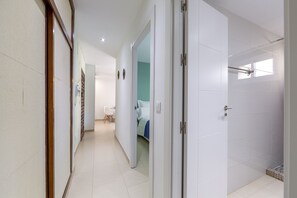 2 slaapkamers, een strijkplank/strijkijzer, gratis wifi, beddengoed