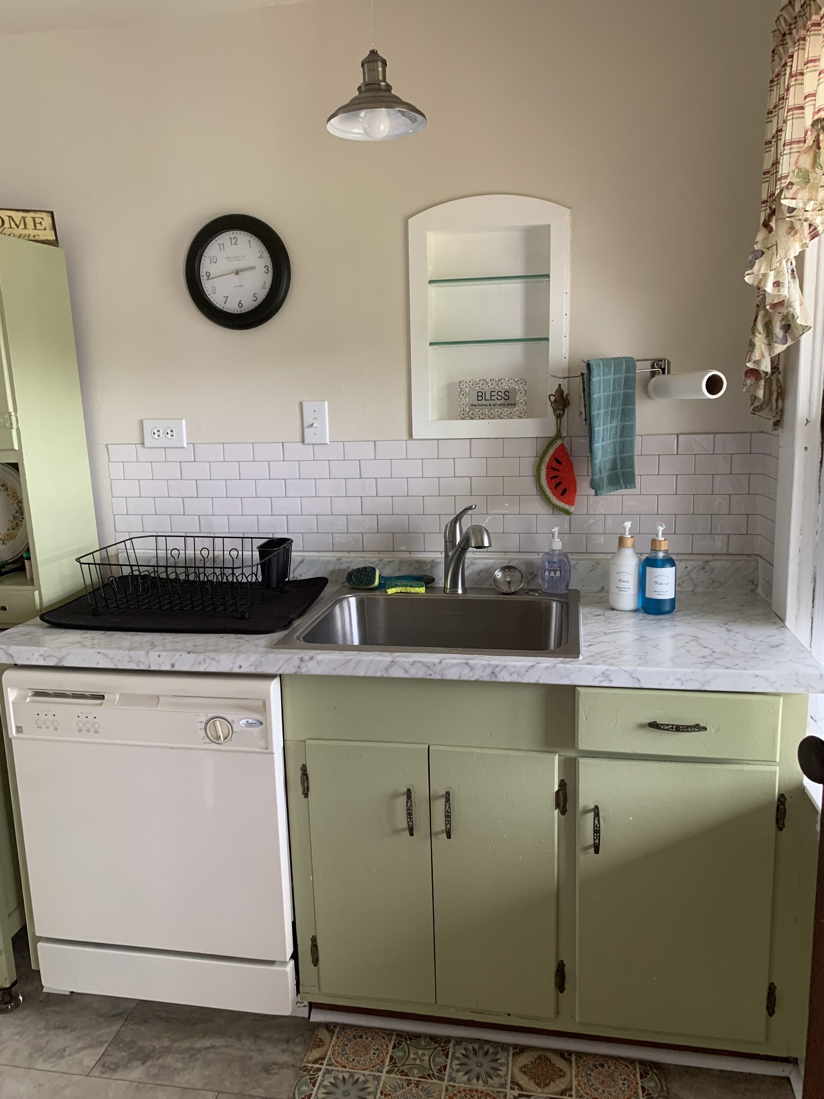 Micro-ondes, four, plaque de cuisson, lave-vaisselle