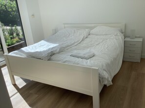House | 1 bedroom, bed sheets
