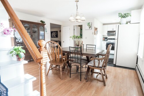 3-bedroom Proctorsville apartment, 10 min from Okemo, on Black River, great view