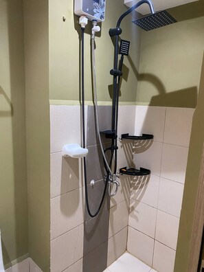 Handtücher, Seife, Toilettenpapier