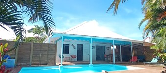 VILLA MADRAS, a corner of paradise just a 5-minute walk from the Pointe Marin beach.