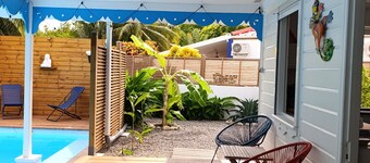VILLA MADRAS, a corner of paradise just a 5-minute walk from the Pointe Marin beach.