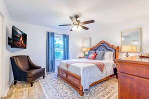 3 slaapkamers, een strijkplank/strijkijzer, reisbedje, wifi