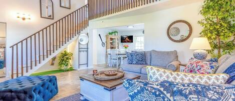 Televisión y chimenea