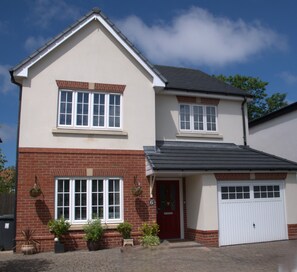 Exterior - The Open 2016 Birkdale
12-19th July may be available longer Sleeps up to 8 (Birkdale)