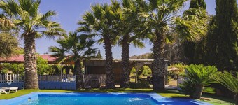 Cubo's Finca La Parra / private pool / BBQ / free Wi-Fi