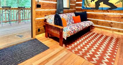 Bigfootâs Bungalow | Fire Pit-Woodstove-Large Deck