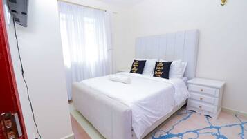 In-room safe, soundproofing, iron/ironing board, free WiFi