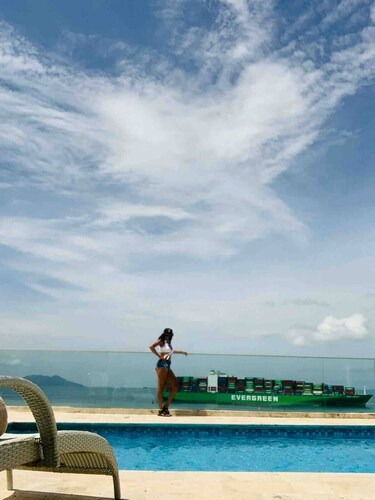 H1B Panama Canal & Panama City Oceanfront Studio/Apartment with own Cozy Balcony