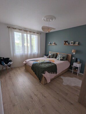 2 bedrooms, WiFi, bed sheets