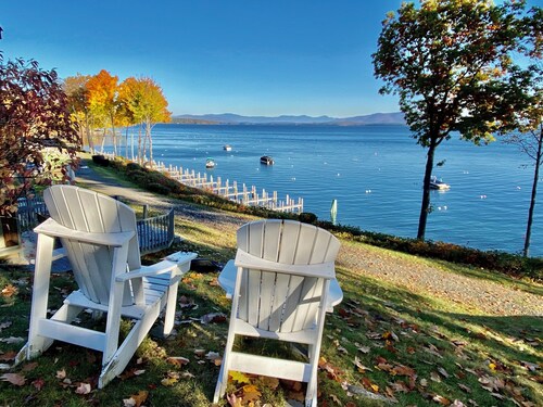 Winnipesaukee Condo Walk to Beach, Pool, Near Gunstock