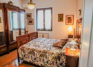 5 chambres, bureau, Wi-Fi, draps fournis