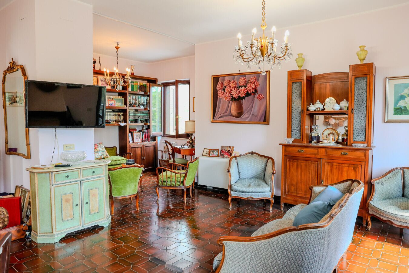 Télévision, cheminée