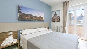 2 多间卧室、办公桌、熨斗/熨衣板、旅行婴儿床