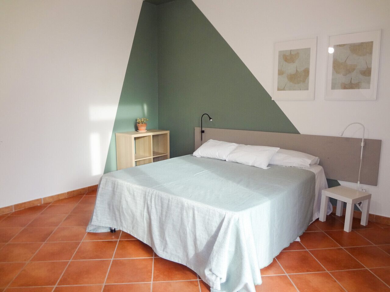 1 bedroom, desk, WiFi, bed sheets