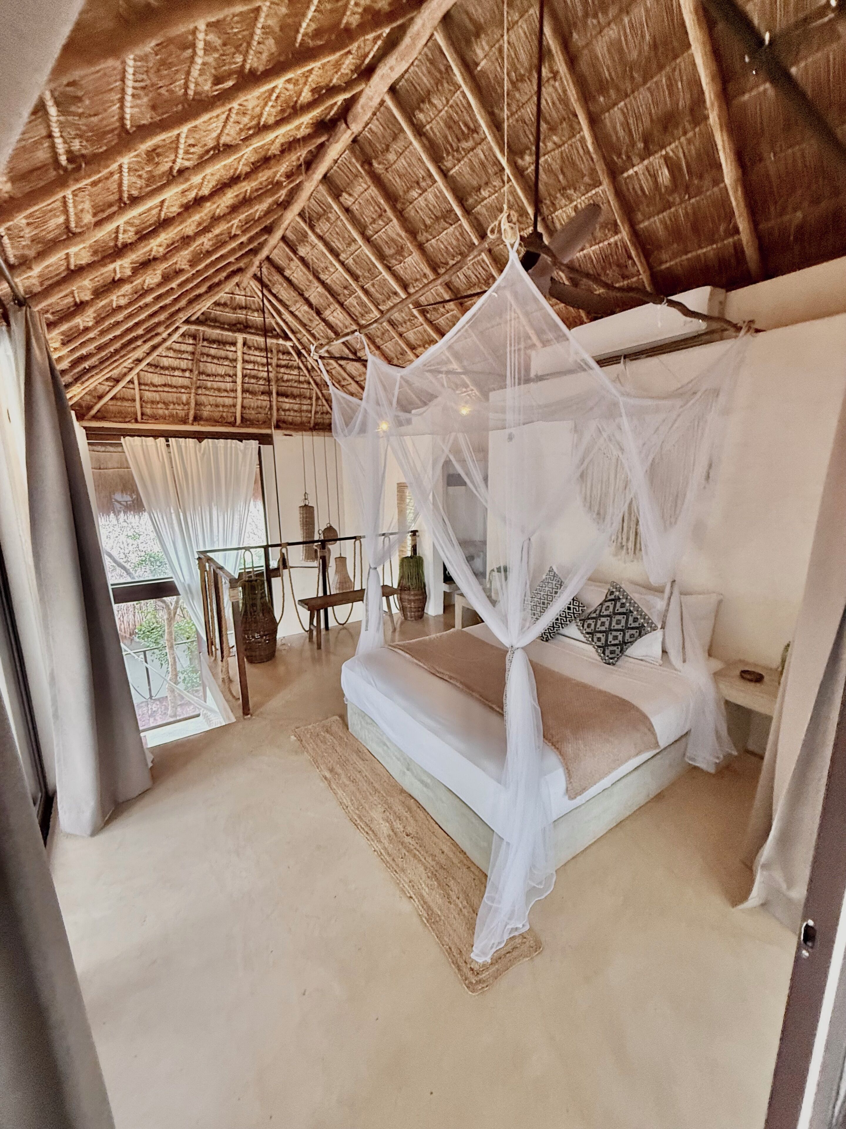 Bangalô presidencial | Cofres nos quartos, individualmente decorados