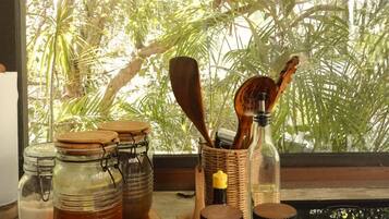 Presidential Bungalow | Private kitchen | Stovetop, coffee/tea maker, cookware/dishes/utensils, spices