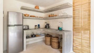 Luxury Bungalow, Pool View | Private kitchenette | Stovetop, coffee/tea maker, cookware/dishes/utensils, spices