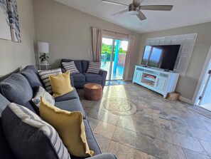Living area - Best Location in Marathon & KCB at Seahorse Landing! (Key Colony Beach)