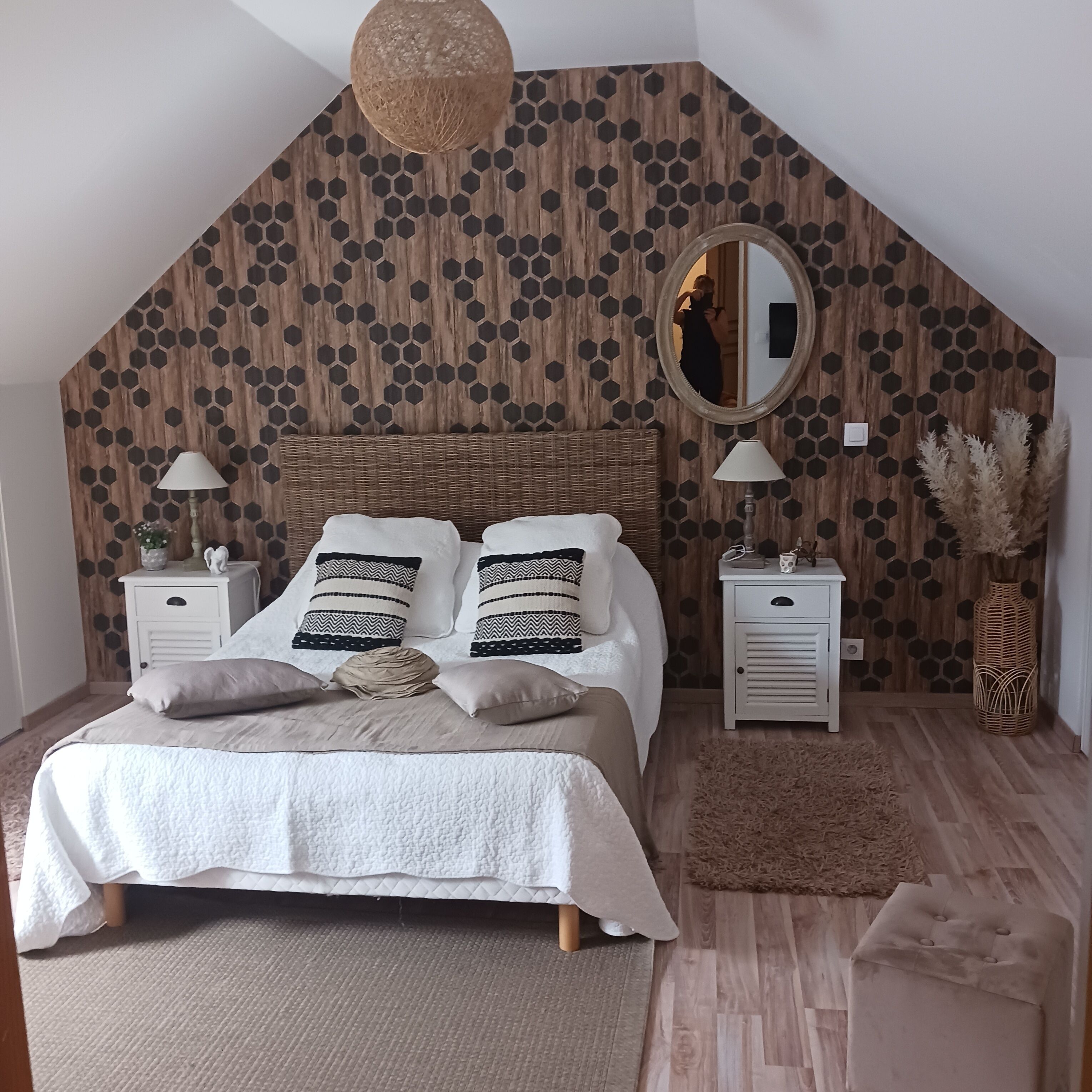 3 chambres, fer et planche à repasser, Wi-Fi, draps fournis