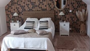 3 slaapkamers, een strijkplank/strijkijzer, wifi, beddengoed