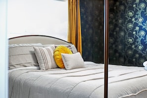 4 bedrooms, iron/ironing board, travel cot, free WiFi