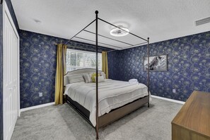 4 bedrooms, iron/ironing board, travel cot, free WiFi