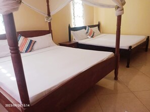 3 slaapkamers, een strijkplank/strijkijzer, wifi, beddengoed