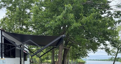 Tennessee River RV Retreat