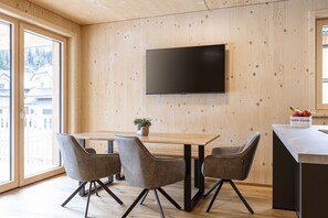 Apartment | Dining - Apartment in Oberwolz by Ski Slopes (Oberwölz)