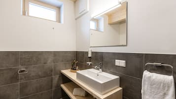 Apartment | Bathroom