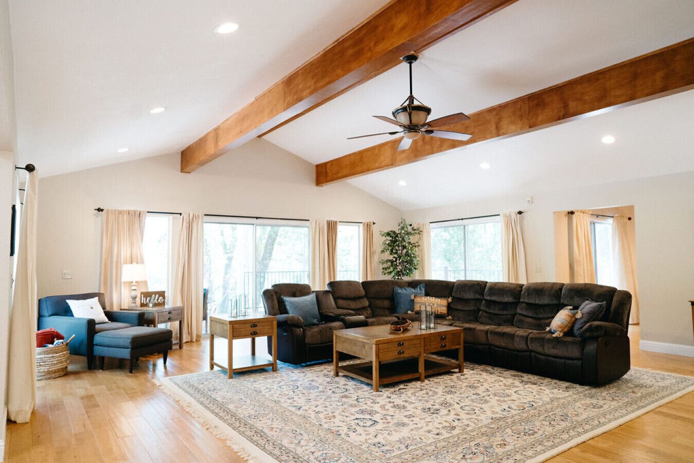 TV, fireplace, stereo