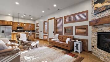 Televisión, chimenea