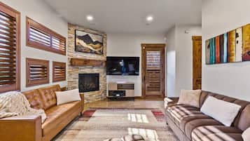 Televisión, chimenea