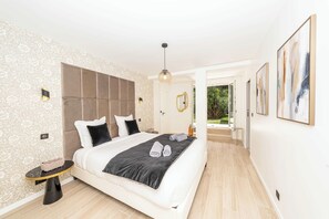 Apartment | 6 bedrooms, laptop workspace, iron/ironing board, bed sheets - Sumptuous Villa - AC- 6br- 12p- Cannes (Cannes)