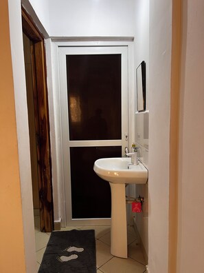 Handtücher, Seife, Toilettenpapier