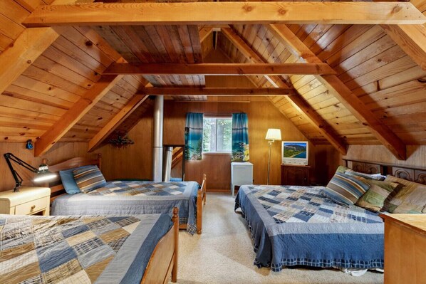 3 bedrooms, desk, free WiFi, bed sheets