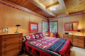 3 bedrooms, desk, free WiFi, bed sheets